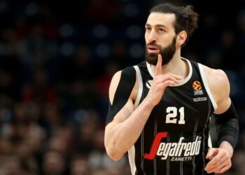 Virtus Bologna Clinches Victory Over Venezia to Advance to Basketball Playoff Finals