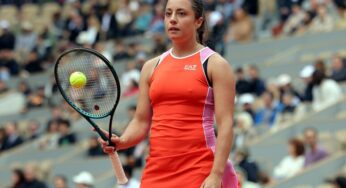 Gauff Advances as Cocciaretto Exits Roland Garros, Swiatek Dominates Yet Again